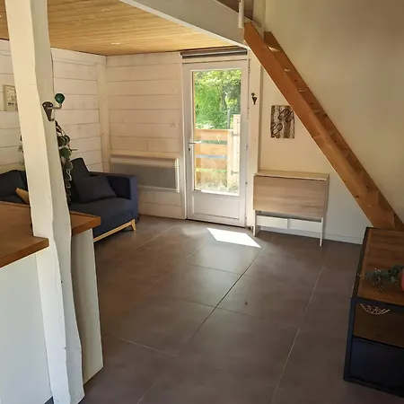 Tatil Evi La Cigale Et La Fourmi